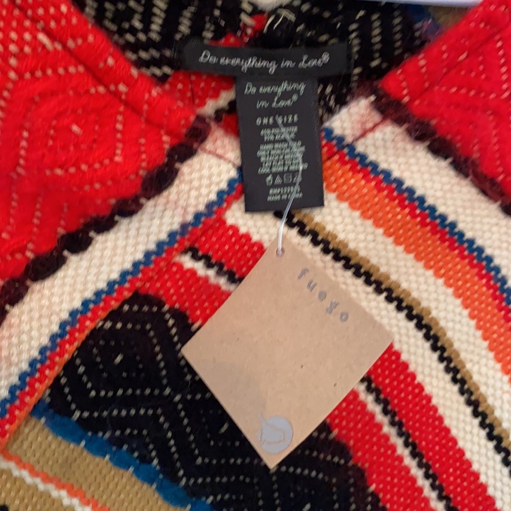 Poncho - Picture 3 of 3